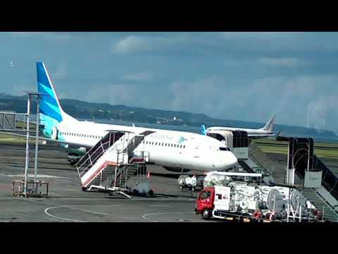 Avião Spotting na sala de espera doméstica aeroporto internacional ngurah rai Denpasar-Bali