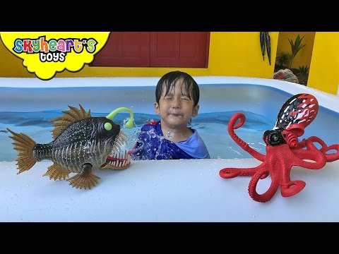 Giant OCTOPUS and Angler Fish in Swimming Pool - Animal Planet Ocean Creatures octopus toys for kids