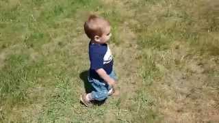 Day 15 -- The Wondering and Wandering Nature of a Child -- 30 Day Vlog (ALL under 2 minutes)