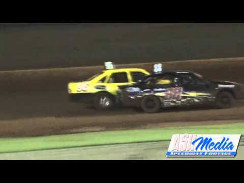 Street Stocks: Shane Ellis and Nathan Barbeler Battle - Kingaroy Speedway