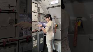 Download lagu Super Air Jet's Beautiful Flight Attendant Sings Again, Which Is Going Viral 😁😁🥰🥰👍👍 mp3