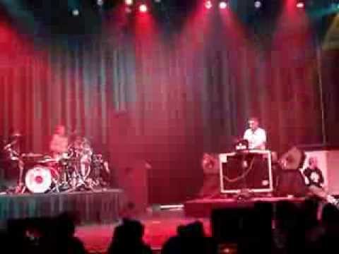 DJ AM & TRAVIS BARKER AT THE GROVE OF ANAHEIM 10/2006