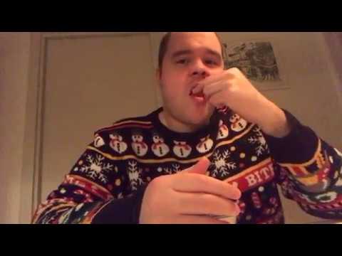 SPISER OSTEMAD OG PEBERNØDDER