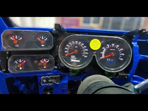Dakota Digital unbox, install, and startup in a 1979 Chevy Square Body. VERY COOL!