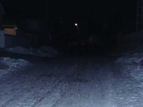 Noaptea e stapana-n  vale