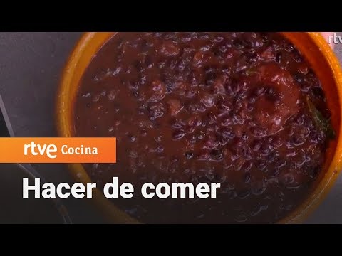 Cómo hacer Alubias negras con costillas - Hacer de comer | RTVE Cocina