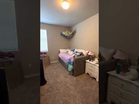 Beautiful 3 bed, 2.5 bath Townhome in West Windsor! property video
