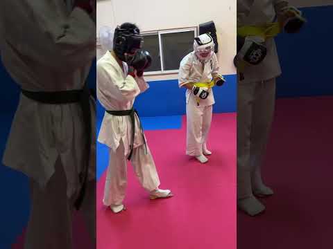 ビジネスマンクラス黄帯試合前スパーリング #武道塾 #空手 #総合格闘技