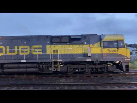 Qube QL003 QL014 QL016 2WM7 Steel train Middle Footscray Station