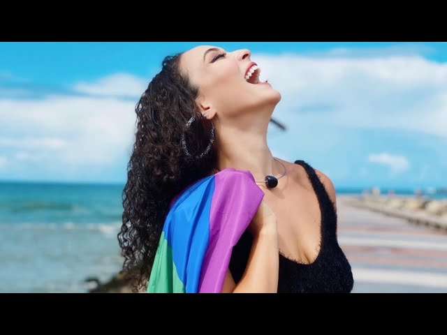 All I Want - EVE COSENDEY (Abertura de PATRÍCIA)