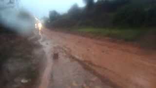 preview picture of video 'Moradores da zona rural de Macarani reclamam dos buracos nas estradas'