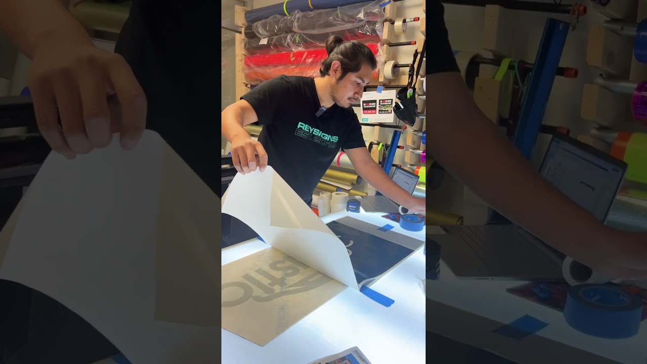 How to apply vinyl to acrylic face : spray bottle tips #signshop #vinyllettering