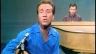 Marty Robbins Sings 'Funny Face.'