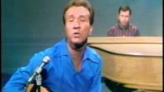 Marty Robbins Sings 'Funny Face.'