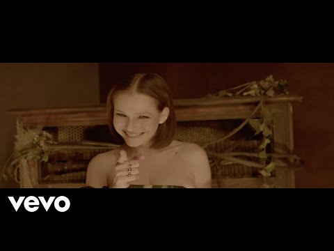 Kika Edgar - Piel Canela