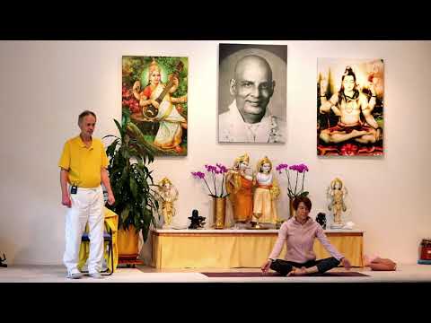 Mittelstufe "Exakt" mit Wolfgang - Yoga Vidya Ashram Live  - 09:15 Uhr 12.07.2021