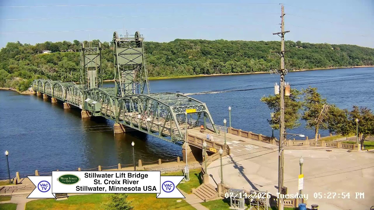 Live webcam view of Stillwater Lift Bridge & St. Croix River
