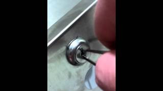 How To Pick: Toilet Paper Dispenser