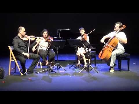 Komitas/Aslamazyan - Chinar Es (She's slender like a plane-tree)