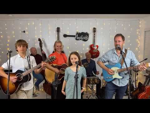 Daddy Sang Bass - The French Family Band