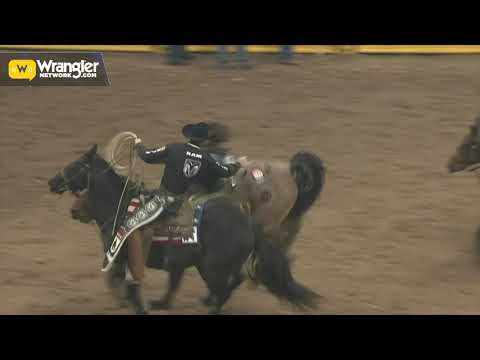 Tilden Hooper Ties for Round 6 of Bareback Riding