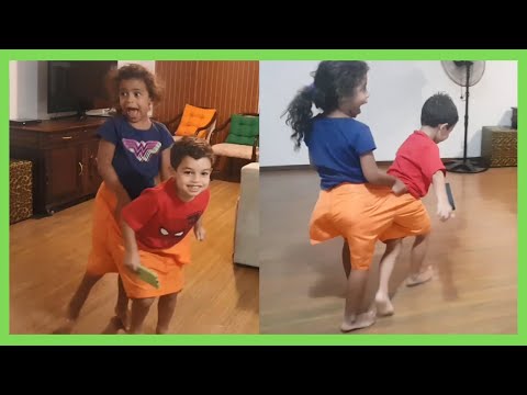 Pique Esconde Pique Pega Com a Bermuda do Papai