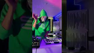 Download lagu Love Nwantiti - Sickmix mp3 Download lagu Love Nwantiti - Sickmix mp3