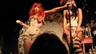 Emilie Autumn tells off a rude audience member