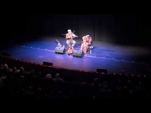 Meredith Moon - The Wreck of the Edmund Fitzgerald (Daughter of Gordon Lightfoot - 50th Anniversary)