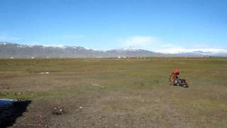 preview picture of video 'Kazakh eagle hunter train his berkut in Bayan-Olgii, Mongolia'