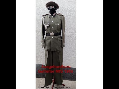 DDR Uniform und Schirmmütze Gefreiter MfS 1960 - NVA KVP