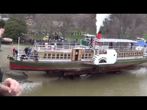 deslizamento do barco fluvial PS Waimarie:whanganui,nova zelândia 17.9.16