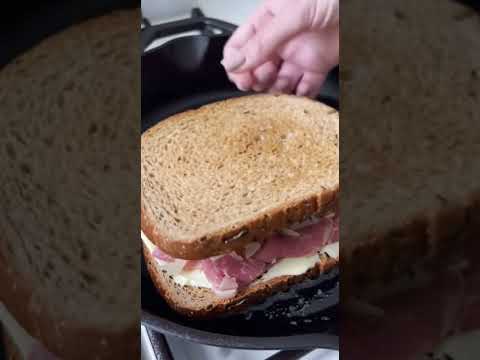 The Ultimate Reuben Sandwich Recipe: A Delicious History Lesson!