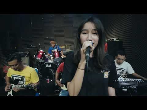 DITINGGAL PAS SAYANG SAYANGE - ARLINGGA DEWI ft KEN AROCK DJAVAROCKDHUT