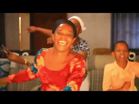 DORE IBENDERA YA YESU IRAMANITSWE NGUWO ARAJE AHURUYE ARYO