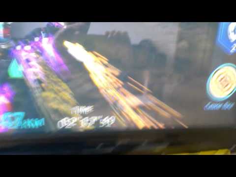 Lumia 950XL running two 3D games simultaneously using continuum