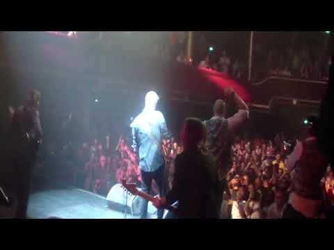 EXCLUSIVE ALPHA BLONDY SHOWCASE