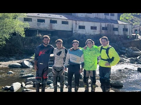 TREMENDO ENDURO CON LOS PIBES RIO DE LOS SAUCES - PUEBLO ESCONDIDO