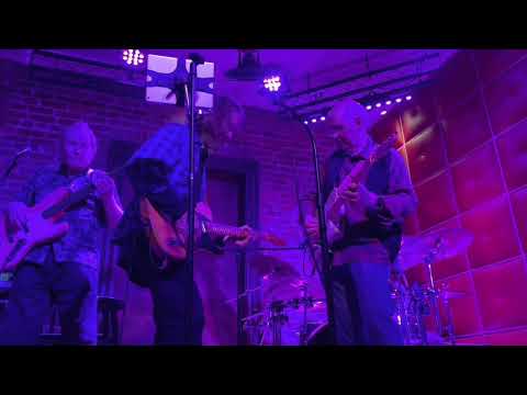 GE Smith and Hub Brennan on 'Eyesight to the Blind'