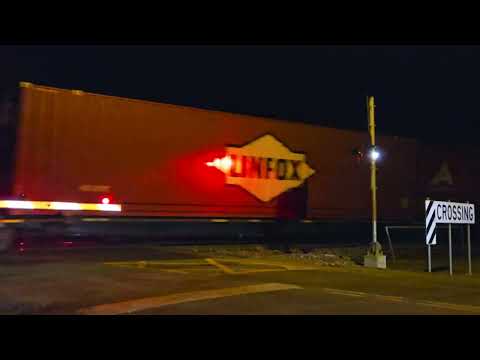 2PM6 PN Linfox Express #2 to Melbourne,  16/5/24, Ararat West