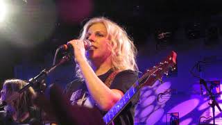 Band of Their Own  ft.  Tanya Donelly    &quot;Different Drum&quot;  (Linda Ronstadt)