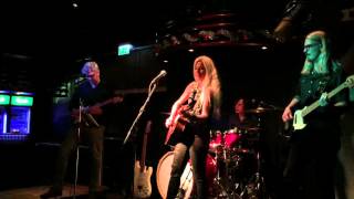 Nilla Nielsen - With or Without You (151120, Helsingborg, cover av U2)