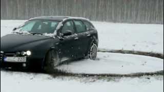 preview picture of video 'Alfa 159 SW Rotation in snow ...'