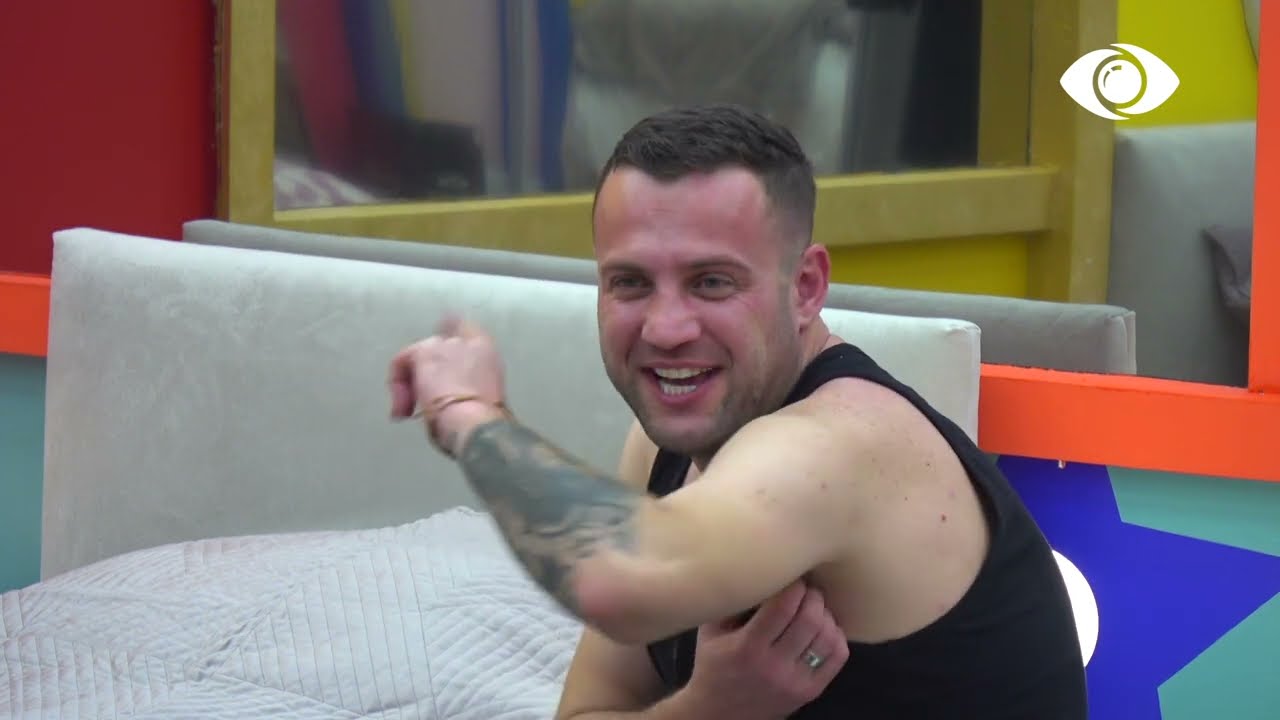 A e di sa gërrhet, Luizi acaron Kiarën, batuta me Armaldon