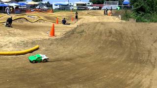 preview picture of video '2011 Midwest Short Course Nationals Modified 4WD #1 Qualifier #1 7-16-11'