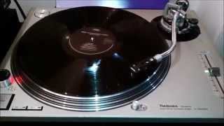 Maze featuring Frankie Beverly - Running away