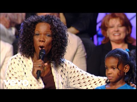 Bill & Gloria Gaither - That's What Jesus Means to Me [Live] ft. Lynda Randle, Joy Randle