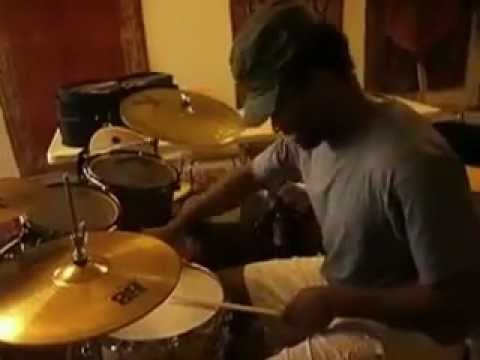 How to Tune a Snare Drum-Tosin Aribisala-jazzymc