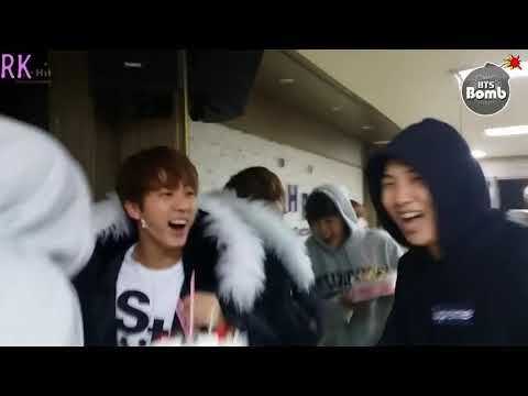 [INDO SUB] [BANGTAN BOMB] Jin's Bithday party (shooting by V PD)