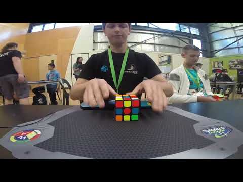 feliks zemdegs 4.73 but he doesn't react and the solve ends normally